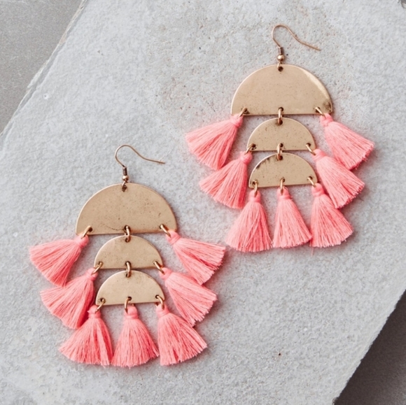 American Eagle Outfitters Jewelry - 3-Tier Pink Tassel Earrings in Blush